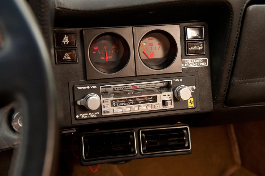  Ferrari 512 BBi 1984 года  (фото 36 из 45)